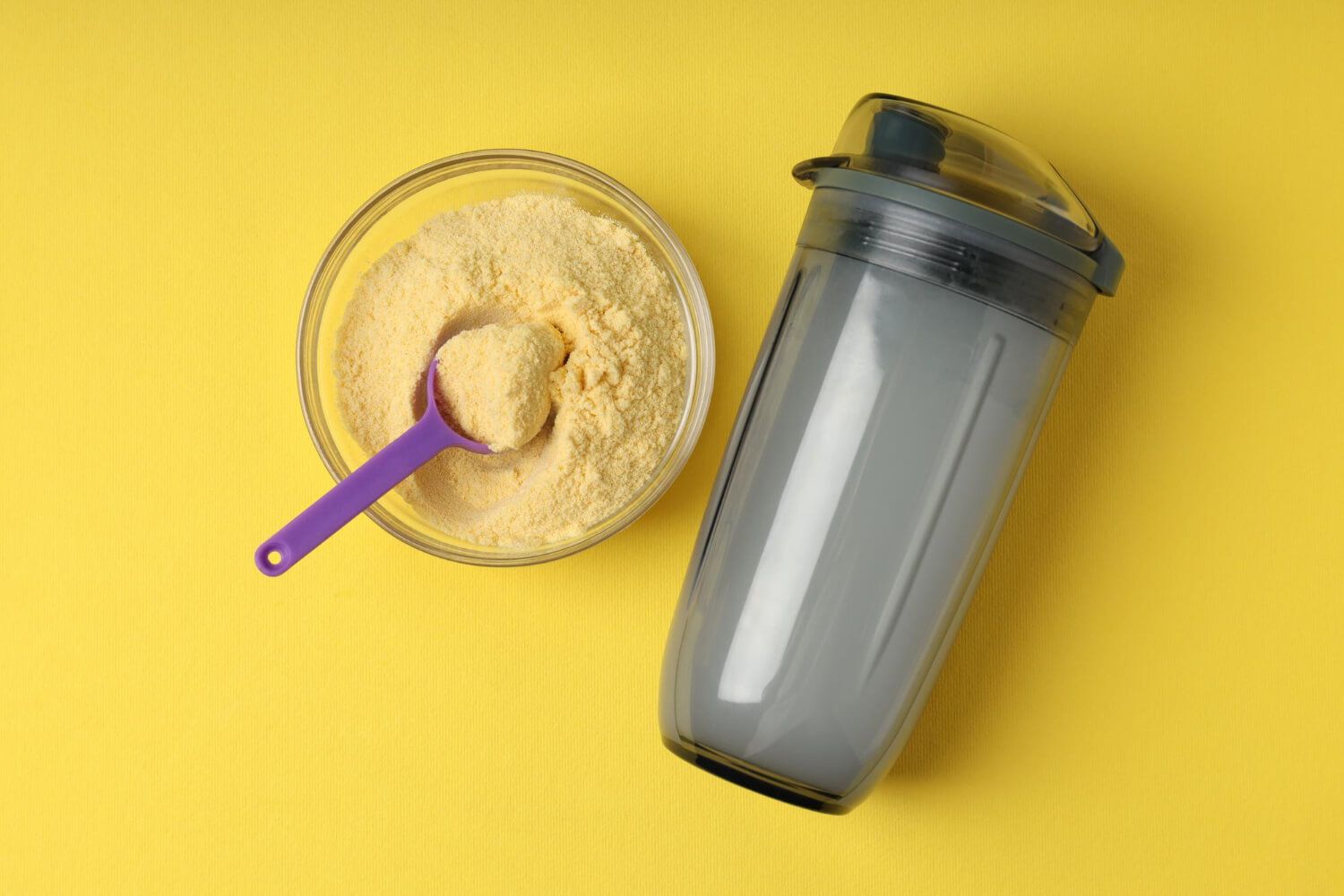 Blender or Shaker Bottle: The Best for Protein Shakes