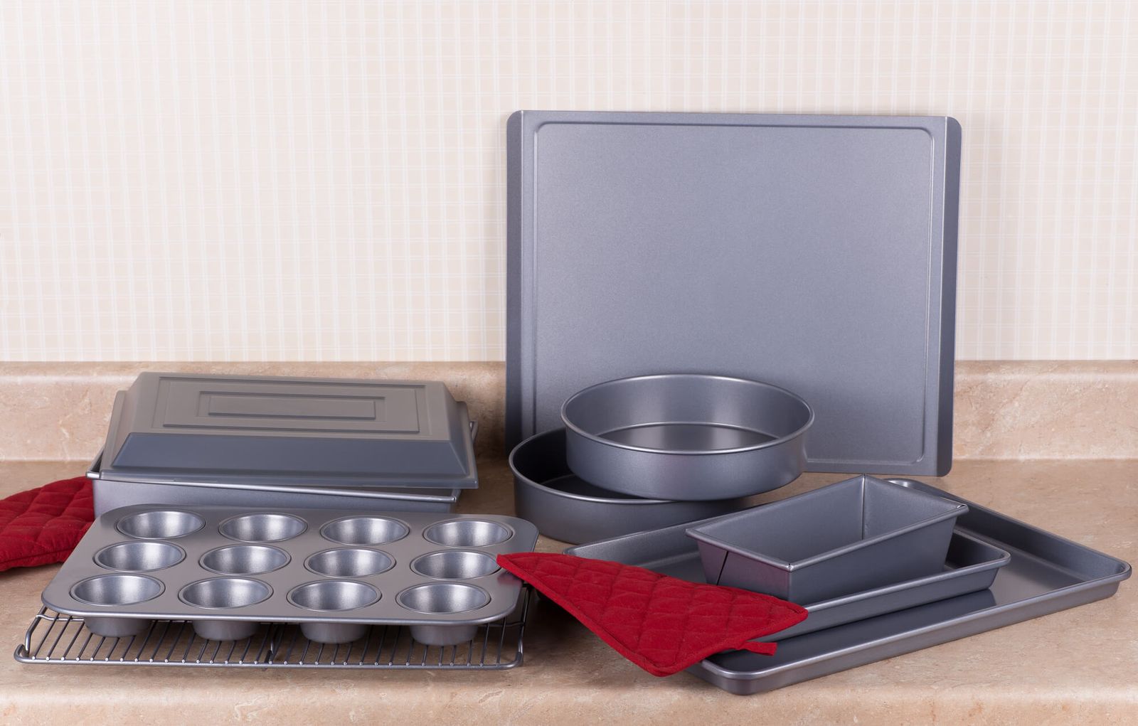 The Non-Stick Revolution: The Science Behind Bakeware Sets